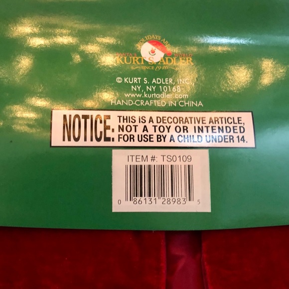 Kurt S Adler 48” holiday tree skirt - Picture 4 of 5